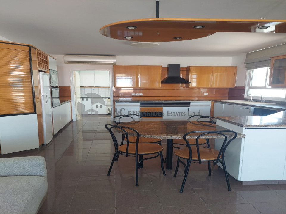 Four Bedroom Upper-house for Rent in Faneromeni Larnaca
