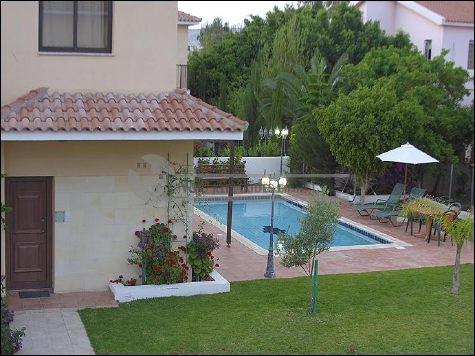 Three and Four Bedrooms villas for rent in Oroklini village, Larnaca